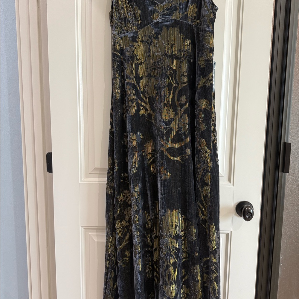 Modcloth Gray and Gold Sleeveless V-Neck Cocktail Dress